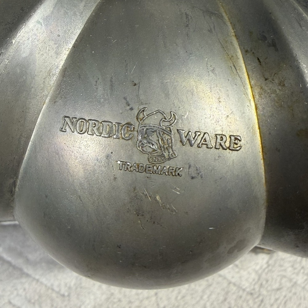 Vtg Heavy Duty Nordic Ware Mini 9" Bundt Pan Cake Made In Minneapolis USA DECOR - Picture 4 of 6